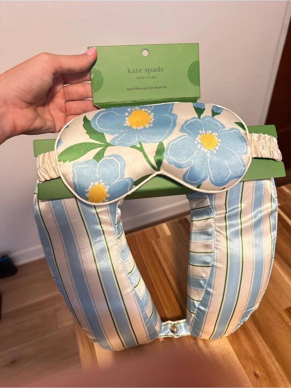 Kate Spade Sunshine Floral Neck Pillow & Eye Mask Set- NWT